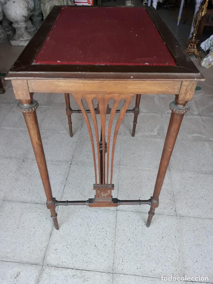 Antig&uuml;edades: Mesa auxiliar - Foto 2