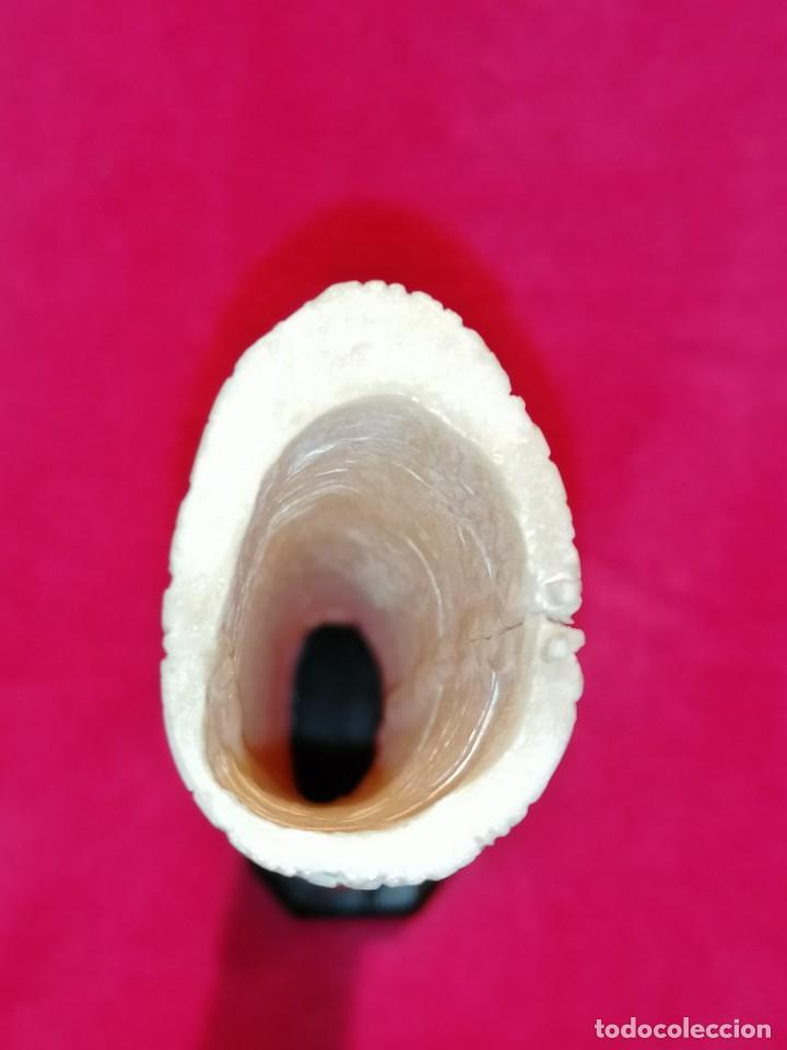 Antig&uuml;edades: TALLAS EN HUESO SOBRE BASE DE MADERA - Foto 23