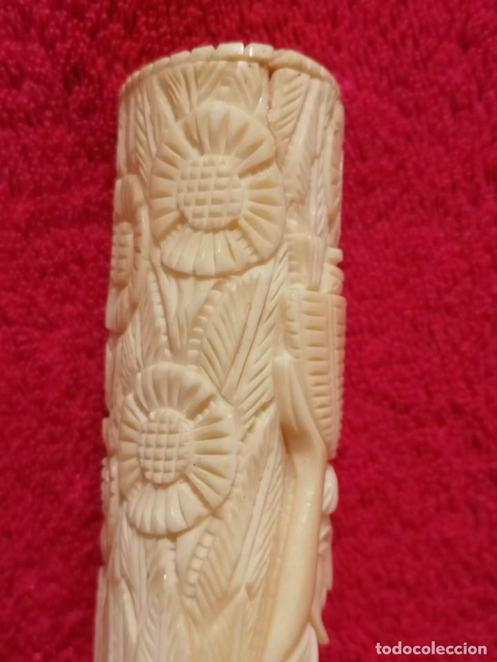 Antig&uuml;edades: TALLAS EN HUESO SOBRE BASE DE MADERA - Foto 32