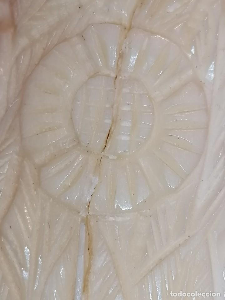 Antig&uuml;edades: TALLAS EN HUESO SOBRE BASE DE MADERA - Foto 39