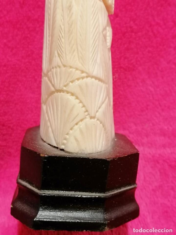 Antig&uuml;edades: TALLAS EN HUESO SOBRE BASE DE MADERA - Foto 57
