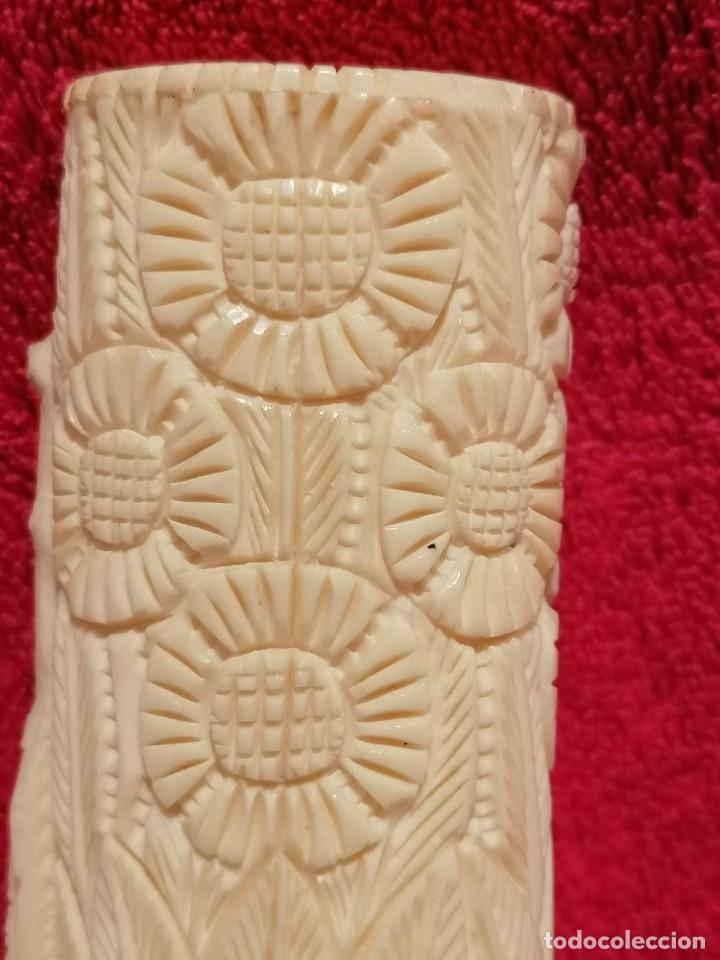 Antig&uuml;edades: TALLAS EN HUESO SOBRE BASE DE MADERA - Foto 65