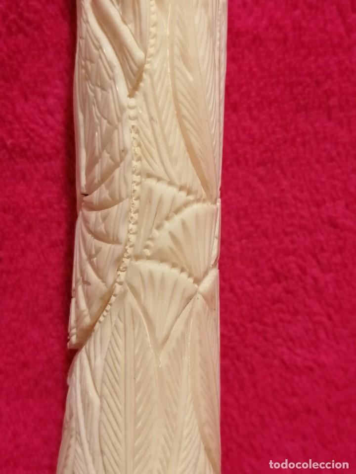 Antig&uuml;edades: TALLAS EN HUESO SOBRE BASE DE MADERA - Foto 67