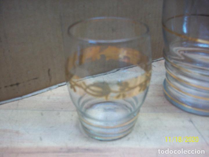 Antig&uuml;edades: ANTIGUA JARRA CON 2 VASOS - Foto 3