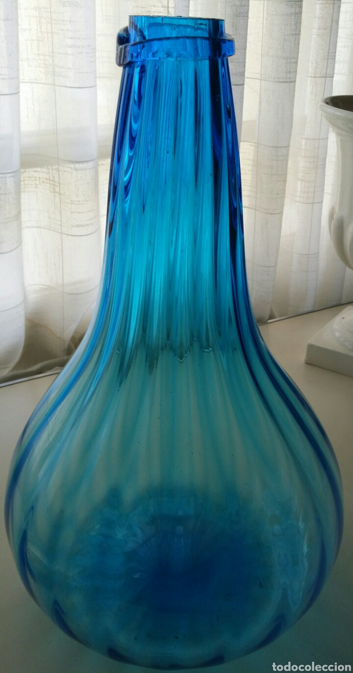 Antiquit&eacute;s: JARRON DE CRISTAL AZUL