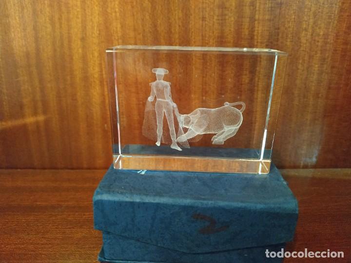 Antigüedades: ESCENA TAURINA EN CRISTAL