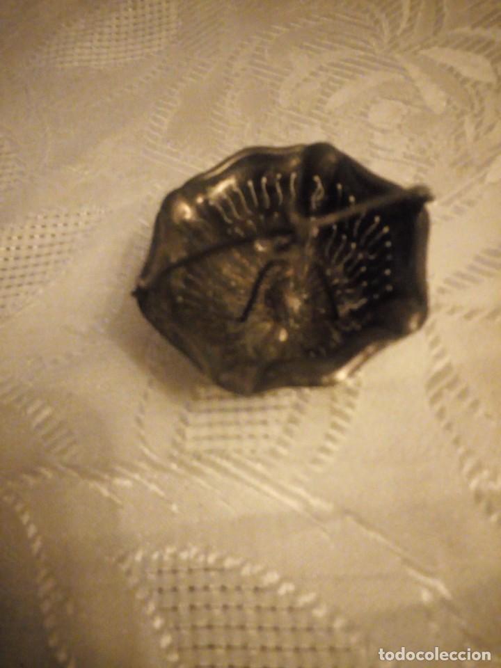 Antig&uuml;edades: Antiguo escurridor de te ba&ntilde;ado en plata - Foto 3