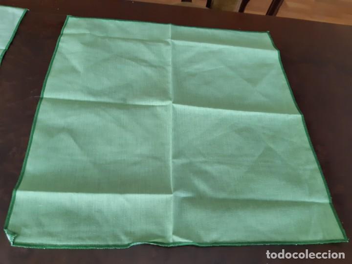 Antig&uuml;edades: MANTEL VERDE CON 6 SERVILLETAS. SIN ESTRENAR. - Foto 4