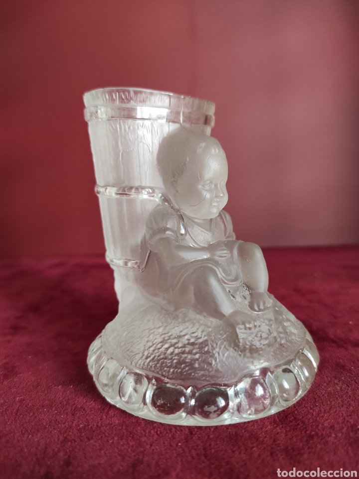 Antiquit&eacute;s: Figura ni&ntilde;o descansando