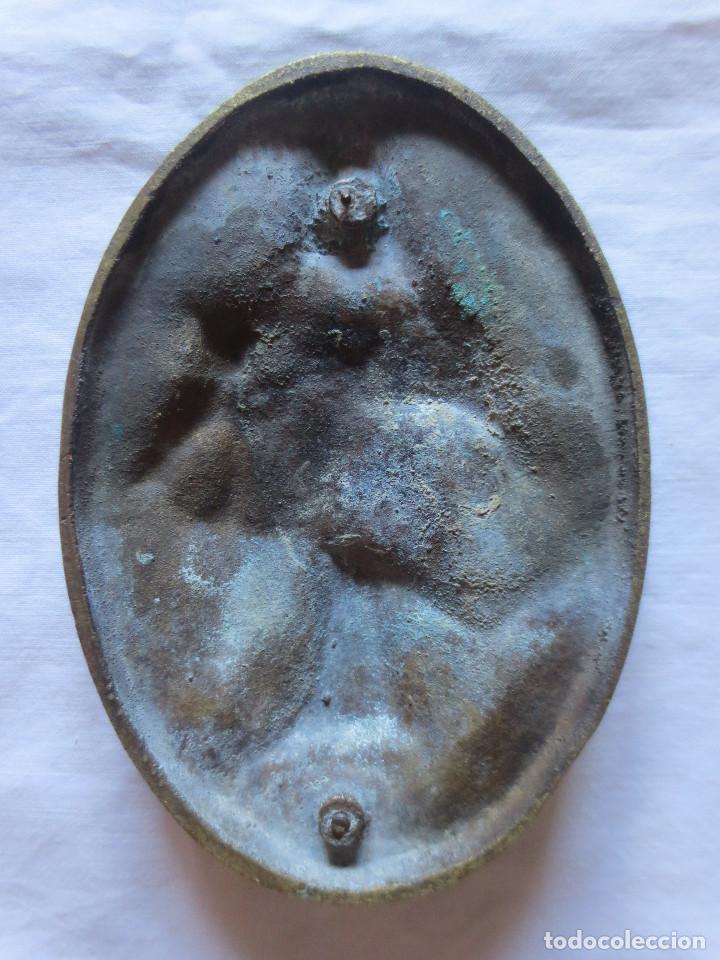 Antig&uuml;edades: PLACA CON RELIEVE DE LA VIRGEN DEL CARMEN - Foto 2