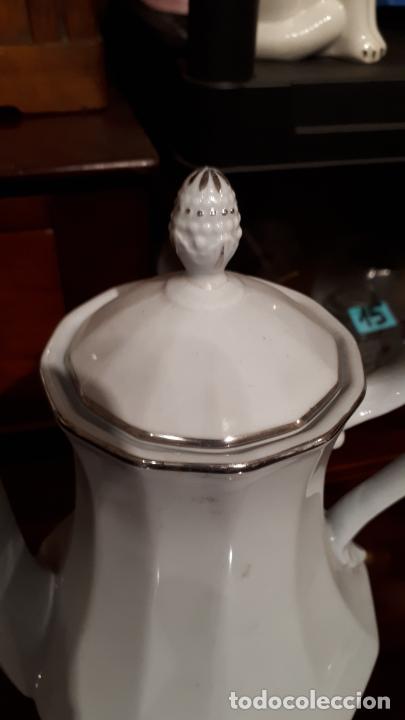 Antig&uuml;edades: Cafetera de porcelana. - Foto 2