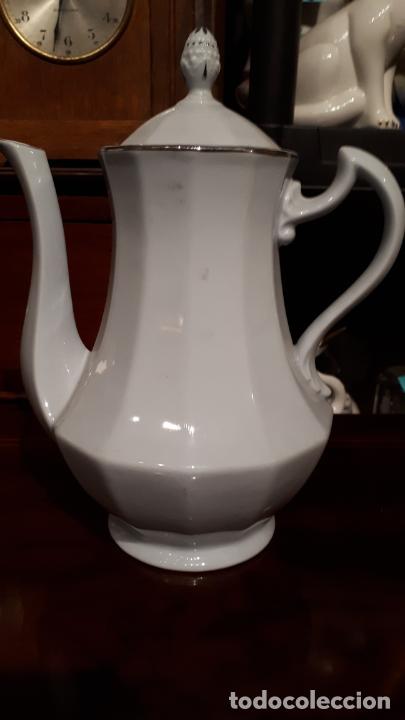 Antig&uuml;edades: Cafetera de porcelana. - Foto 1