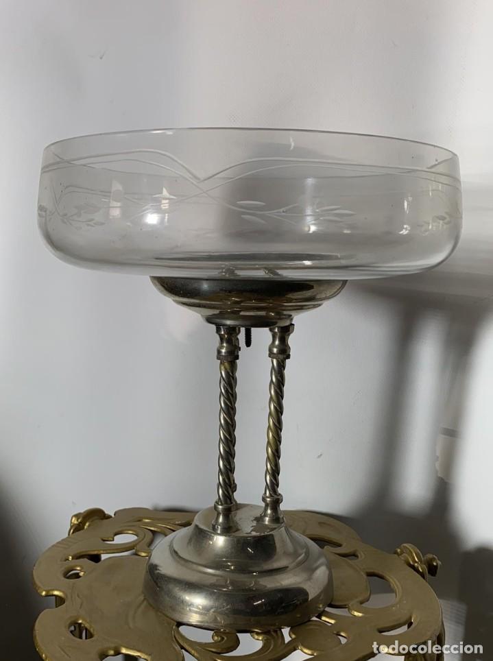 Antig&uuml;edades: FRUTERO ANTIGUO MODERNISTA DE VIDRIO TALLADO Y BASE DE LATON PLATEADO DE 30 CMS. ALTO X 25 DIAMETRO