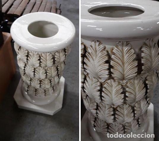 Antig&uuml;edades: COLUMNA CAPITEL DE PORCELANA CON BASE - Foto 1