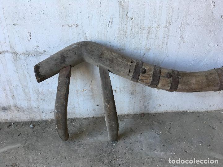 Antig&uuml;edades: YUGO MADERA CON HIERRO Y CLAVOS - Foto 2