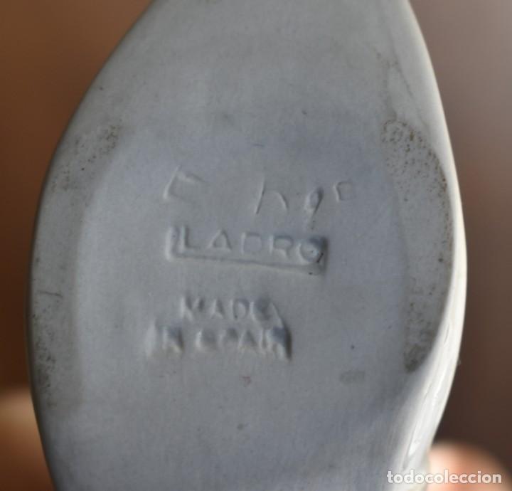 Antig&uuml;edades: BOTA DE PORCELANA LLADR&Oacute; - Foto 2