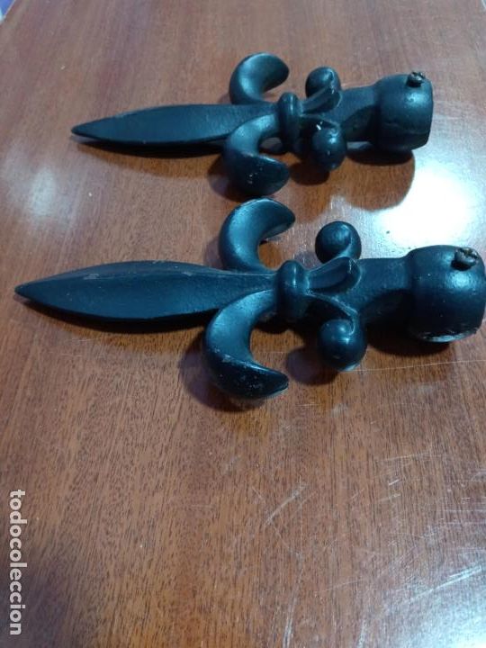 Antig&uuml;edades: Flor de lis hierro fundido - Foto 3