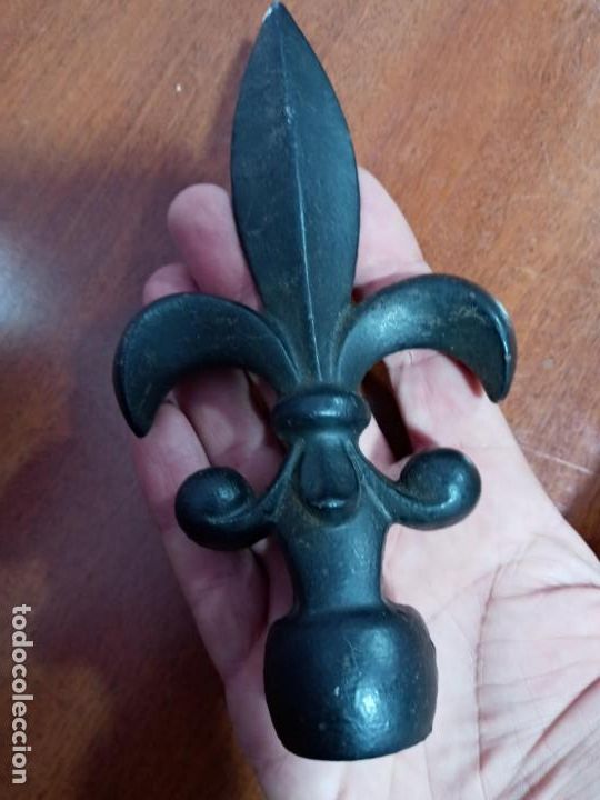 Antig&uuml;edades: Flor de lis hierro fundido - Foto 10