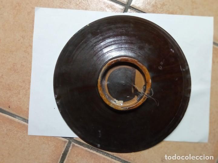 Antig&uuml;edades: plato de barro cocido y decorada , mide 32cm - Foto 6