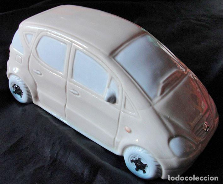 Antig&uuml;edades: COCHE DE PORCELANA MERCEDES BENZ CLASE A - COMERCIAL MERCEDES BENZ - ENTREGA EN MANO -