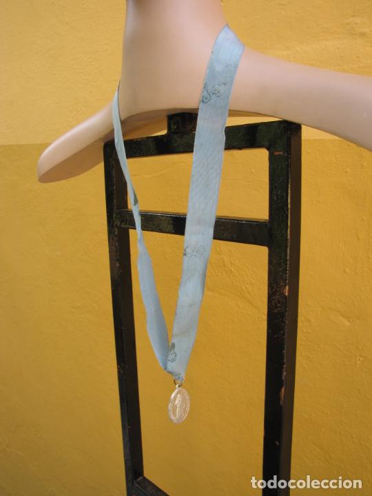 Antig&uuml;edades: 9.- Medalla hijas de la Pur&iacute;sima - Foto 2