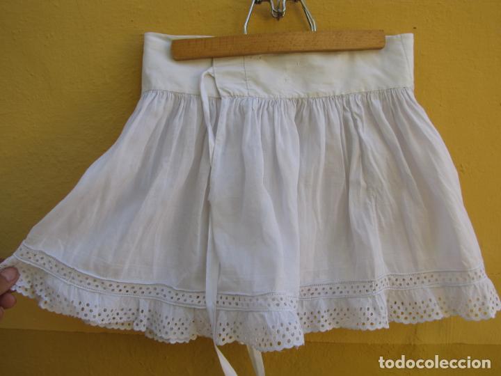 Antig&uuml;edades: 9.- Minifalda encajes - Foto 1