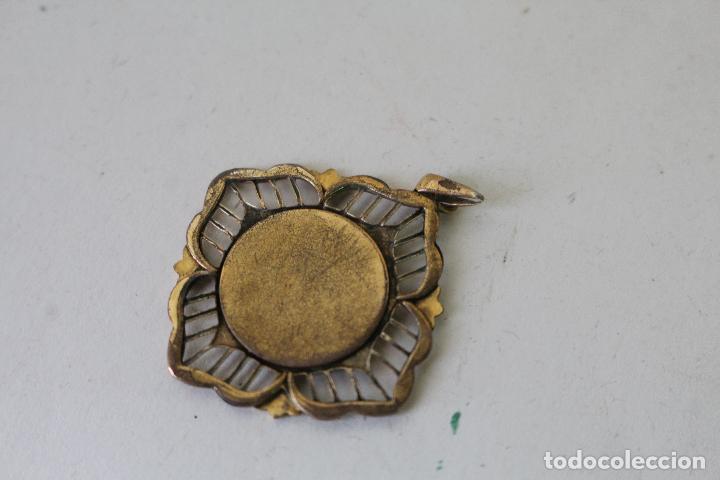 Antig&uuml;edades: medalla virgen de la inmaculada chapada en oro - Foto 2