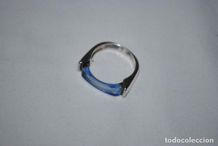 Antig&uuml;edades: ANILLO DE PLATA COMBINADO - Foto 1