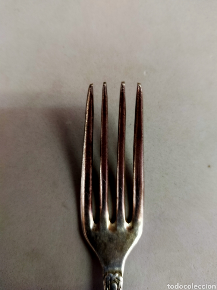 Antig&uuml;edades: TENEDOR DE METAL PLATEADO - Foto 2