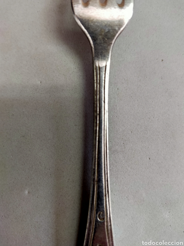 Antig&uuml;edades: TENEDOR DE METAL PLATEADO - Foto 7