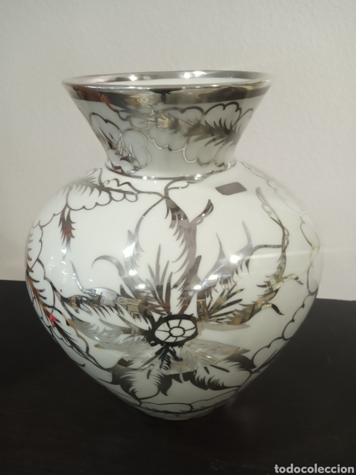 Antig&uuml;edades: Jarr&oacute;n Porcelana y Plata de Ley. - Foto 1