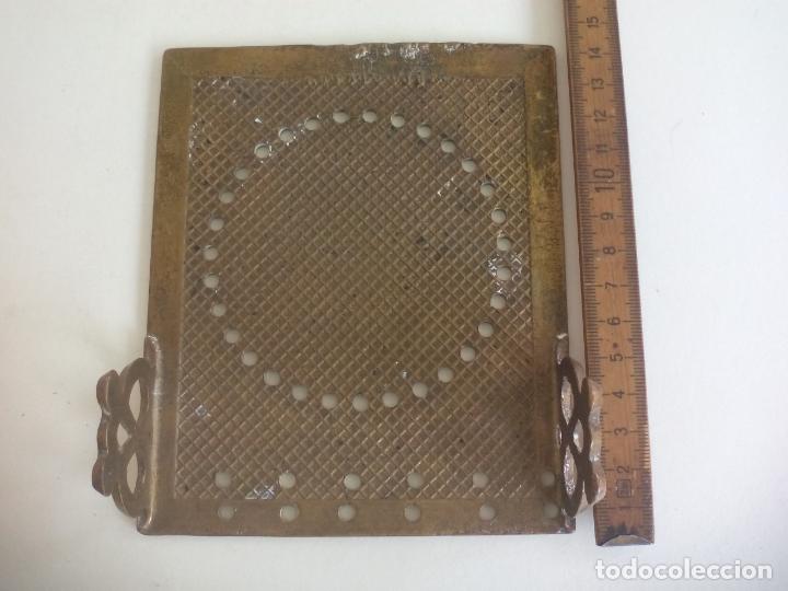 Antig&uuml;edades: CALENDARIO PERPETUO EN BRONCE, CON FORMA DE SOL. - Foto 3