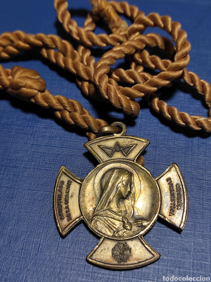 Antig&uuml;edades: Medalla cruzada eucarist&iacute;a - Foto 2