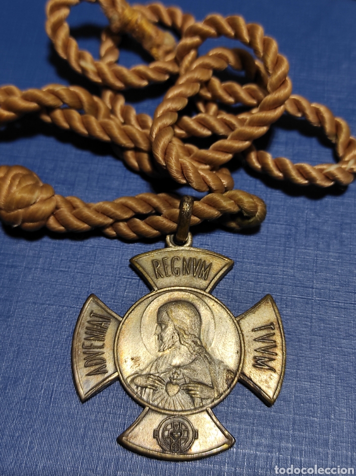 Antig&uuml;edades: Medalla cruzada eucarist&iacute;a - Foto 1