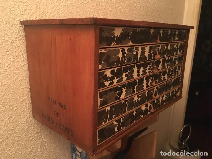 Antig&uuml;edades: MUEBLE AUXILIAR MADERA HILADURAS - Foto 3