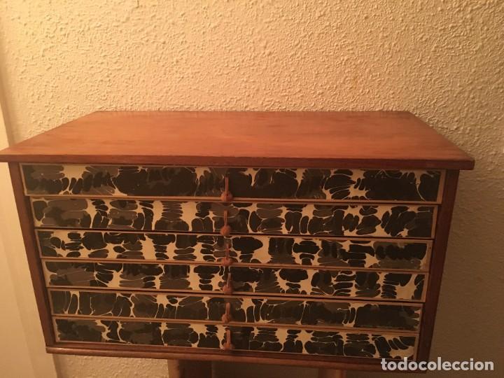 Antig&uuml;edades: MUEBLE AUXILIAR MADERA HILADURAS - Foto 7