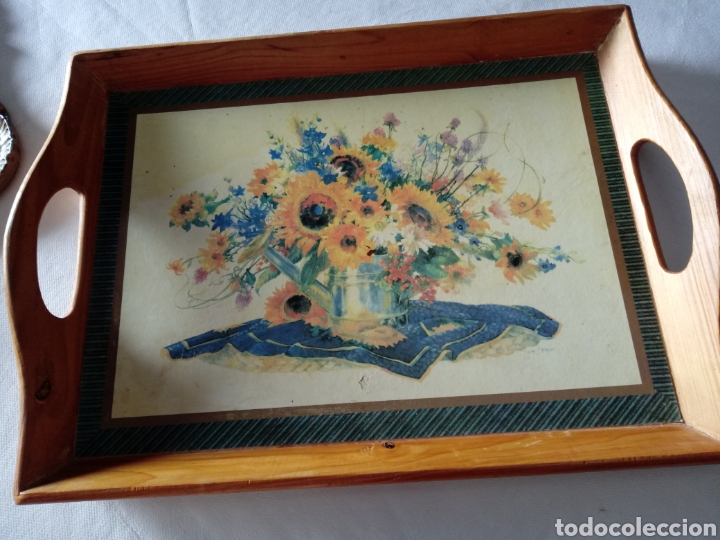 Antig&uuml;edades: Antigua bandeja de madera - Foto 1