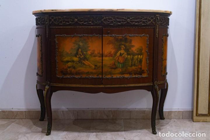 Antig&uuml;edades: C&oacute;moda Licorera estilo Luis XV - Foto 1