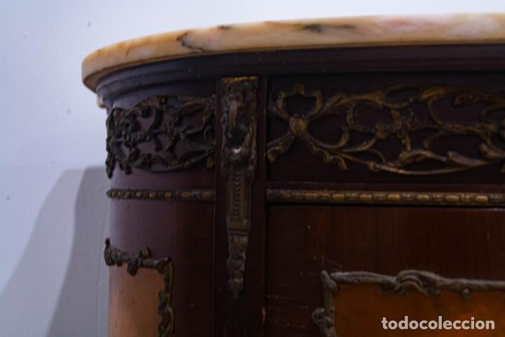 Antig&uuml;edades: C&oacute;moda Licorera estilo Luis XV - Foto 7