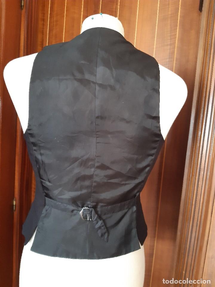 Antig&uuml;edades: BONITO CHALECO NEGRO DE RAYITAS. HM. TALLA 34 - Foto 4