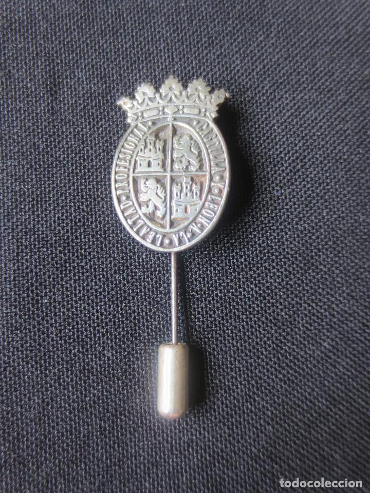 Antig&uuml;edades: ALFILER DE PLATA E INSIGNIA - ALFILER DE LA JUNTA DE CASTILLA Y LEON - Foto 2
