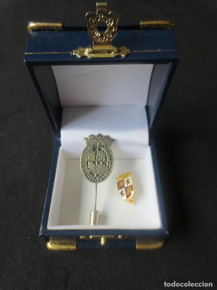 Antig&uuml;edades: ALFILER DE PLATA E INSIGNIA - ALFILER DE LA JUNTA DE CASTILLA Y LEON - Foto 1
