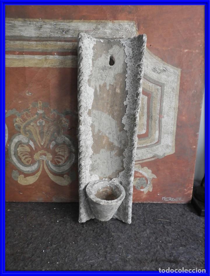 Antig&uuml;edades: MACETERO DE TERRACOTA CON FORMA DE TEJA - Foto 1