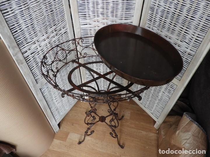 Antig&uuml;edades: MESA DE HIERRO AUXILIAR CON BANDEJA CON FORMA OVAL - Foto 7