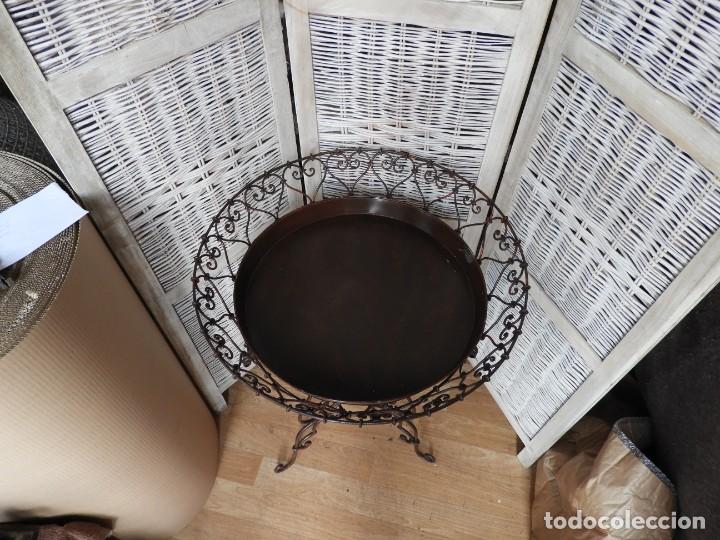 Antig&uuml;edades: MESA DE HIERRO AUXILIAR CON BANDEJA - Foto 2