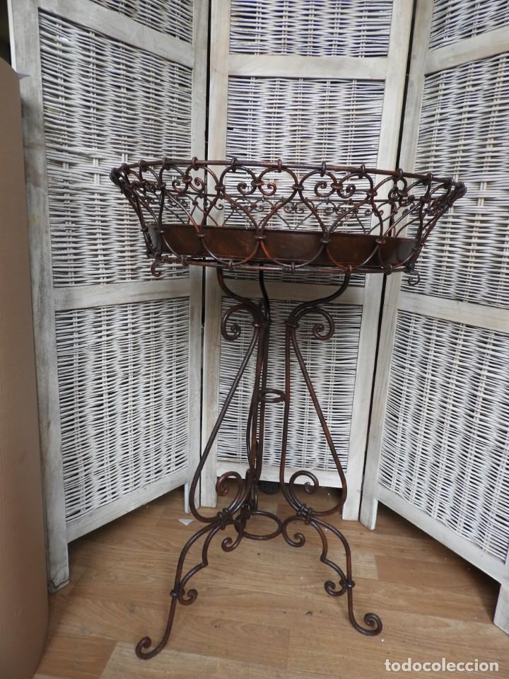 Antig&uuml;edades: MESA DE HIERRO AUXILIAR CON BANDEJA - Foto 3