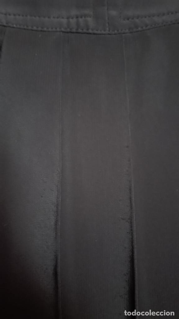 Antig&uuml;edades: Falda negra de tablas marca ditex talla 44 - Foto 3