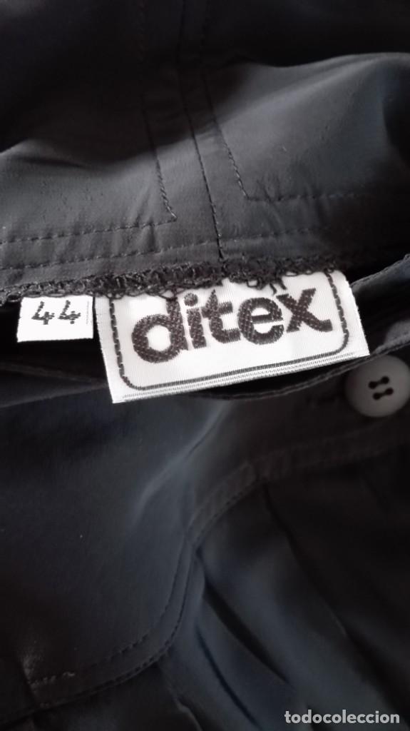 Antig&uuml;edades: Falda negra de tablas marca ditex talla 44 - Foto 5