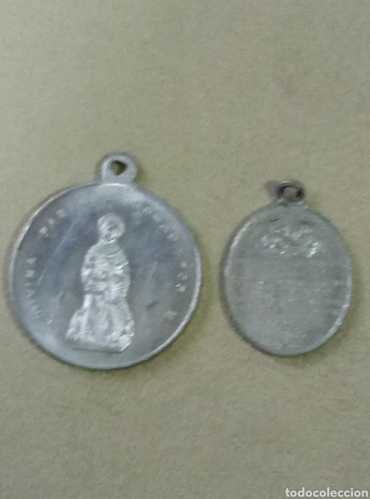 Antig&uuml;edades: Dos medallas San Francisco de As&iacute;s - Foto 2