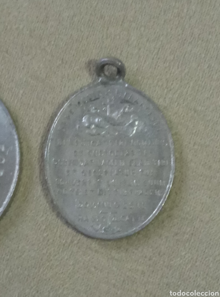 Antig&uuml;edades: Dos medallas San Francisco de As&iacute;s - Foto 6
